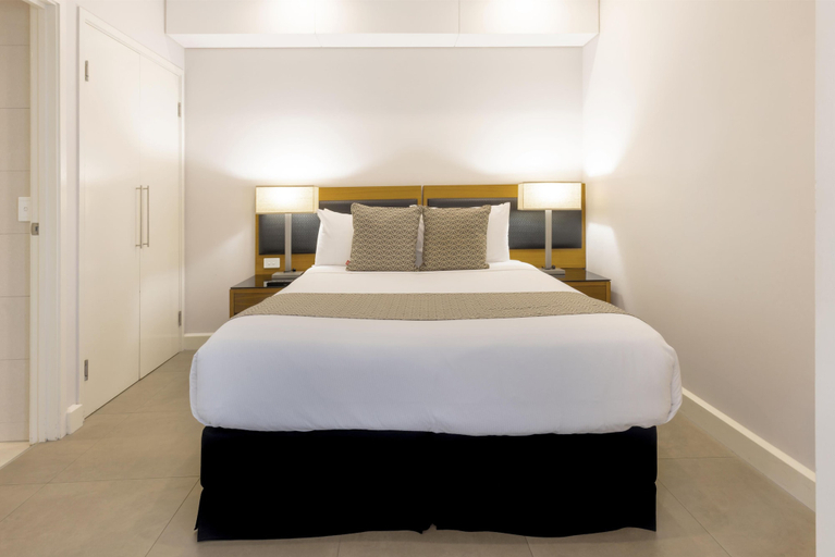 Bedroom 3, Oaks Darwin Elan Hotel, Darwin