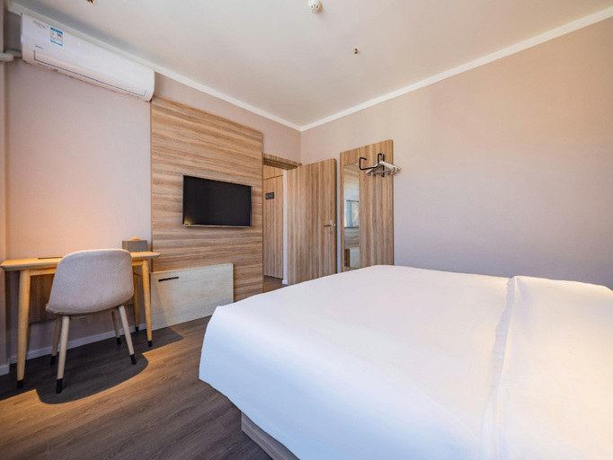 Bedroom, Hanting Hotel Yichuan Electric Power Building Hukou Waterfall, Yan'an