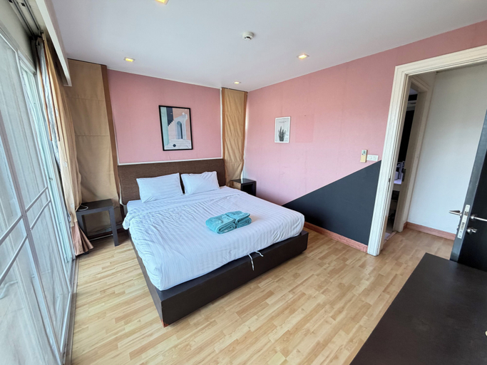Room 2, P Residence Thonglor, Wattana