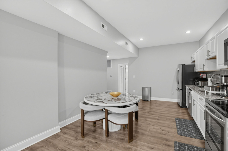 Private kitchen 3, Expansive Urban Canvas In Baltimore 4 Bedroom Apts, Baltimore