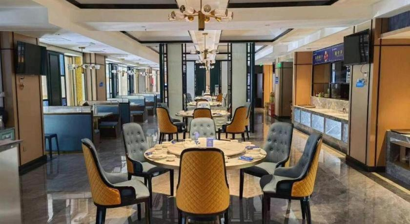 Food & Drinks 5, Lavande Hotels· Yueyang Linxiang Zhongfa, Yueyang