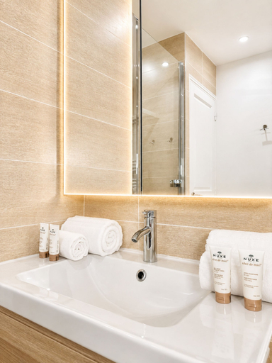 Bathroom 3, 1548 GrosCaillou, Paris