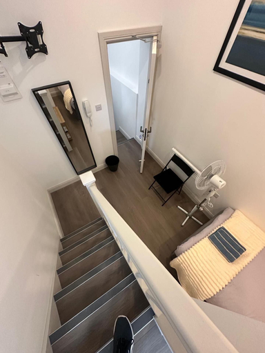 Interior, Studio Apartment Sleeps 1 With Wifi Near City, London