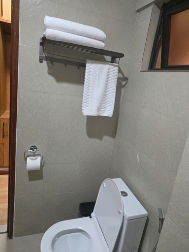 Bathroom 4, Park Place Hotel, Langata