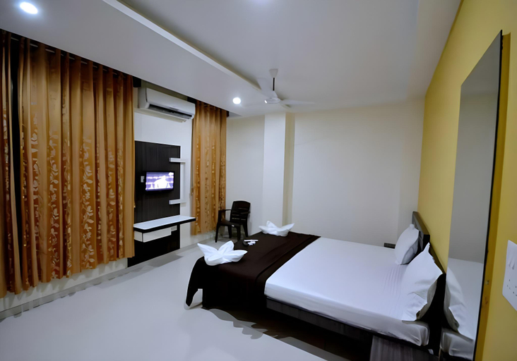 Bedroom 2, Hotel Sai Kanhaiya, Ahmadnagar