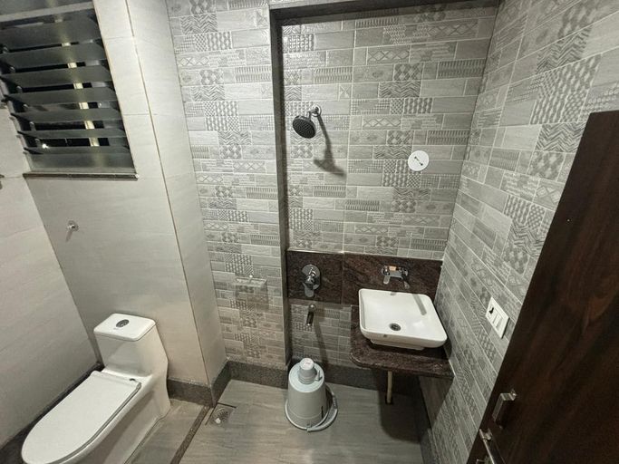 Bathroom 3, Hotel Grand Vrundavan , Solapur