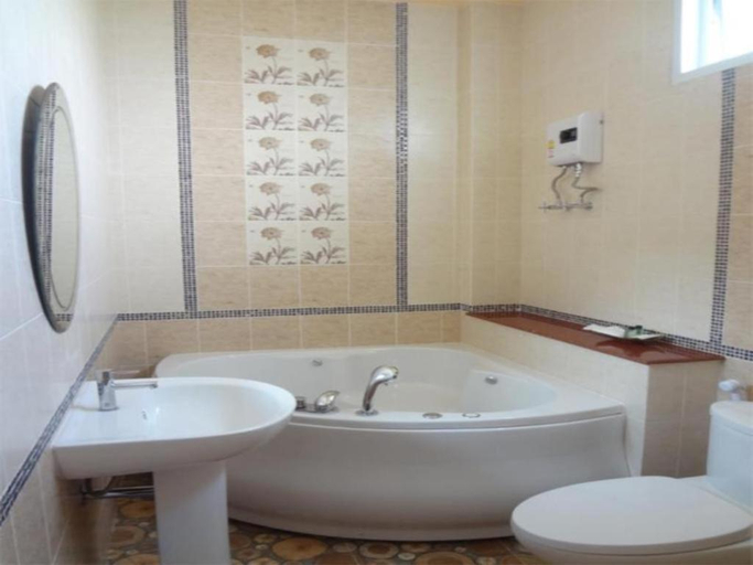 Bathroom 4, Chodkamol Place 57, Muang Nakhon Si Thammarat