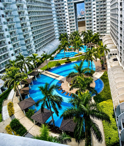 Pool, Yare 1Br Condo Beautifully Designed Facing Mall of Asia at Shell Residences, Pasay City
