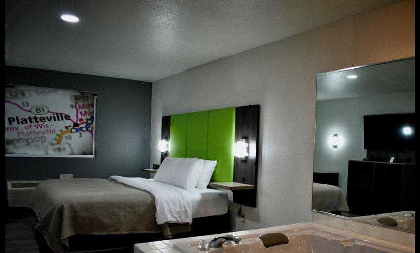 Room 5, Mound View Inn & Suites, Grant