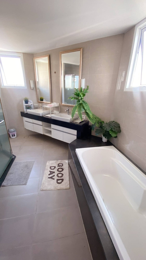 Bathroom, Bangkok Penthouse Escape Near MRT, Huai Kwang