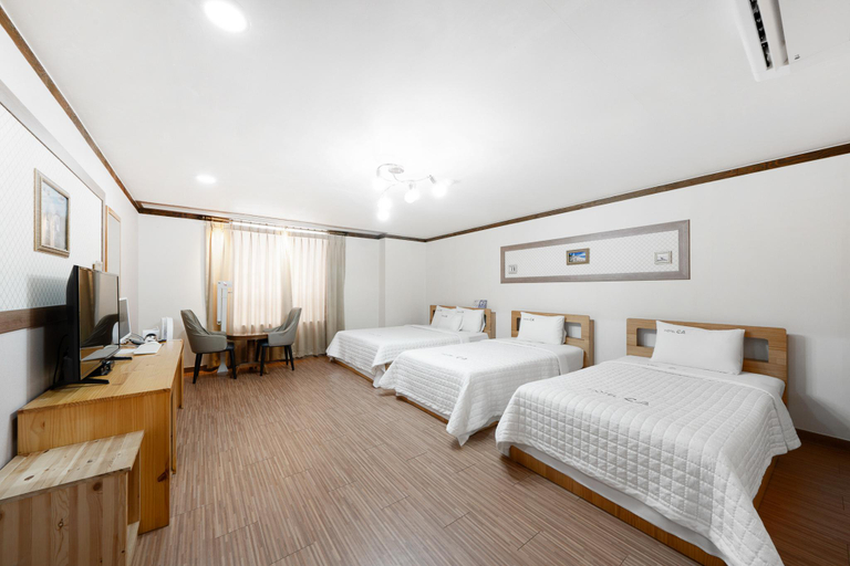Bedroom 4, Gunsan CA Hotel, Gunsan
