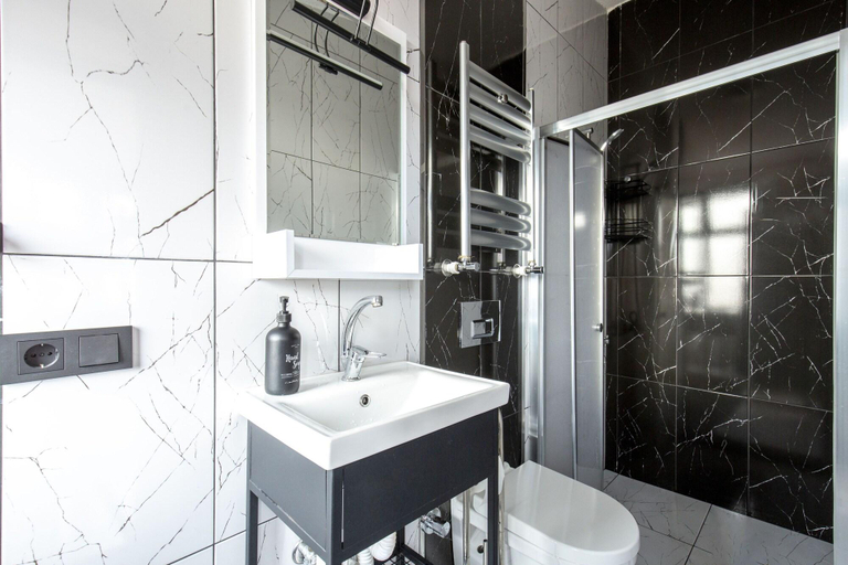 Bathroom 4, Beyoglu Huzur Suites, Beyoğlu