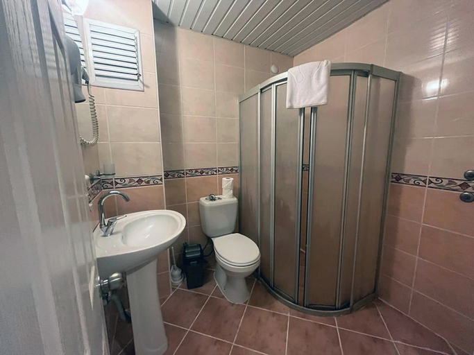 Bathroom, City Inn Family Apart, Antalya