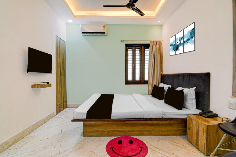 Room 2, Deluxe The Royal Orbit, North 24 Parganas