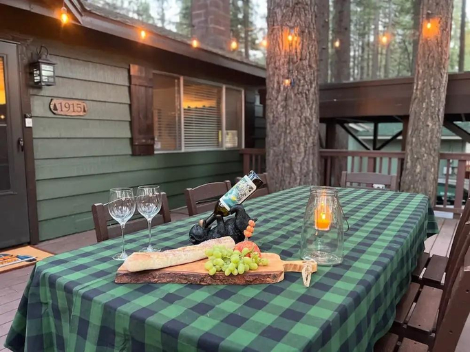 Others 4, Come Snuggle Up at Cozy Bear Cabin, El Dorado