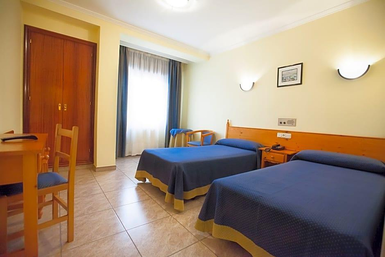 Bedroom 3, Hotel El Puente, Pontevedra