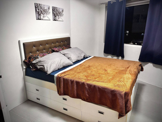 Room 4, Yare 1Br Condo Beautifully Designed Facing Mall of Asia at Shell Residences, Pasay City