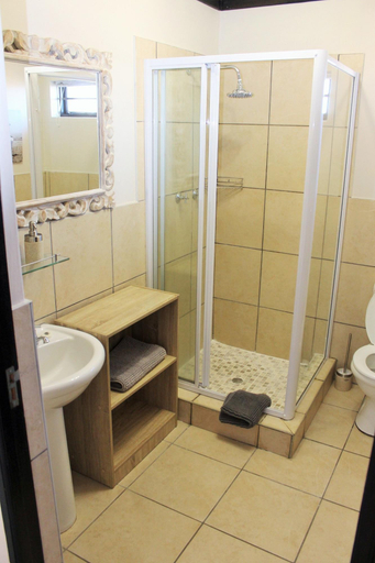 Bathroom 5, Santini Village 103, Eden