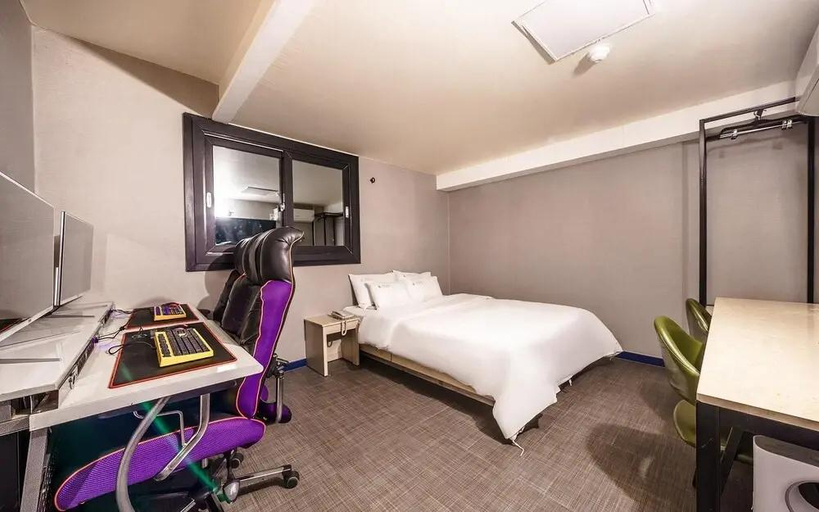 Bedroom 2, Suwon Ingyedong Hotel Coco, Suwon