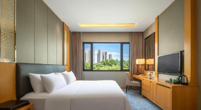 Bedroom 3, Cixi Hangzhou Bay Hotel, Ningbo