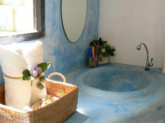 Bathroom 4, Brassiere Beach Hotel, K. Sam Roi Yot