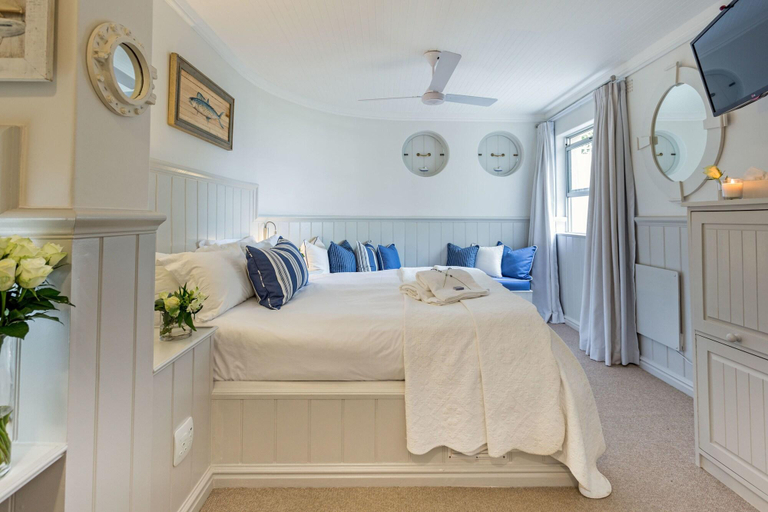 Bedroom 3, Ocean Watch Guesthouse, Eden