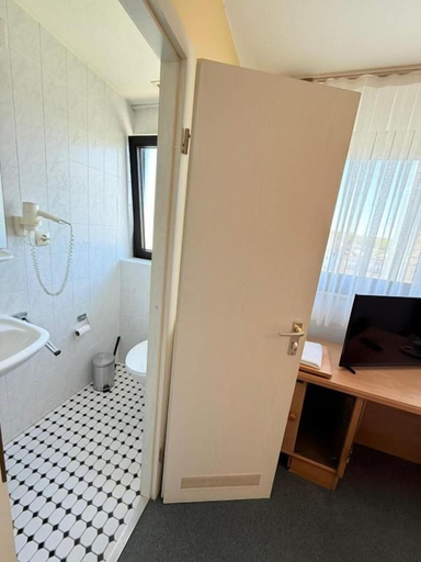 Bathroom, Dreischläger Hof, Neuwied