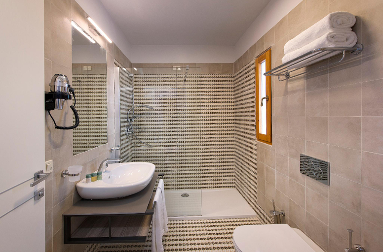 Bathroom 5, Ethra Reserve - Valentino 4*, Taranto