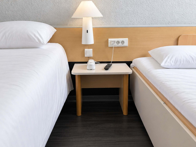 Bedroom 2, ibis Lyon Sud Saint-Rambert-d'Albon, Drôme
