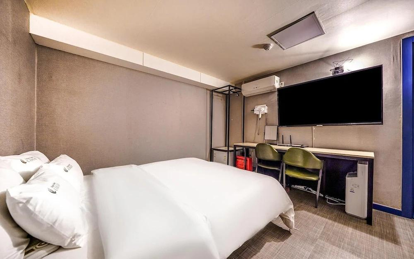 Bedroom 3, Suwon Ingyedong Hotel Coco, Suwon