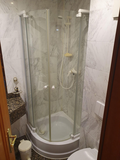 Bathroom 4, Hotel Fa Rstenhof, Havelland