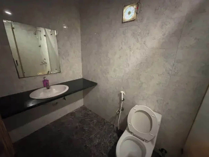 Bathroom 3, Fabhotel Rahul International, Hyderabad