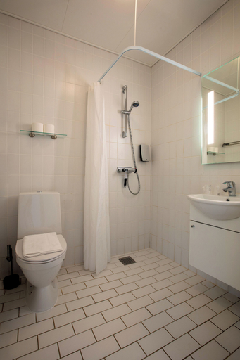 Bathroom 5, Hotel Balka Strand, Bornholm