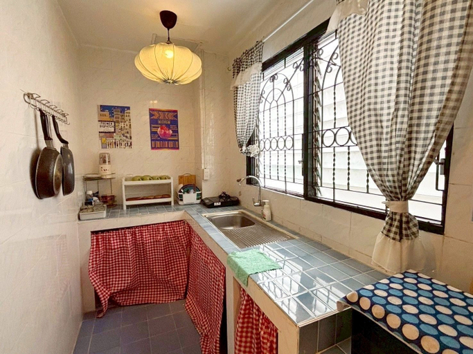 Private kitchen, Charoennakhon 14, Khlong San