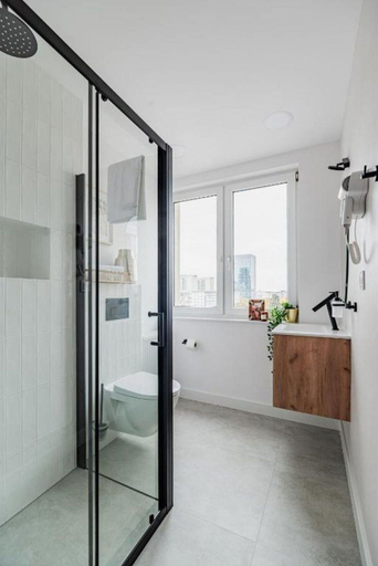 Bathroom 3, Modern City Centre by Arrenda, Warsaw