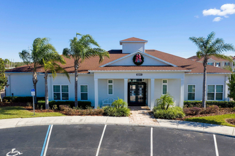 Exterior 2, West Lucaya 4BR Townhome Near Disney, Osceola