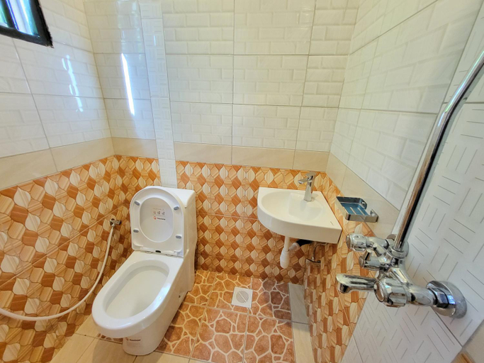 Bathroom, Jangwani river view inn, Monduli