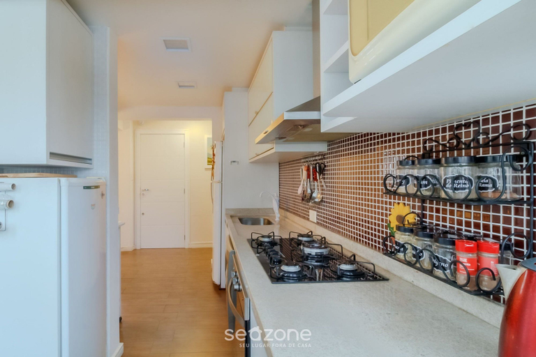 Private kitchen, 3BR apt Near Beach w/ Garage in Picarras Nra0490, Piçarras