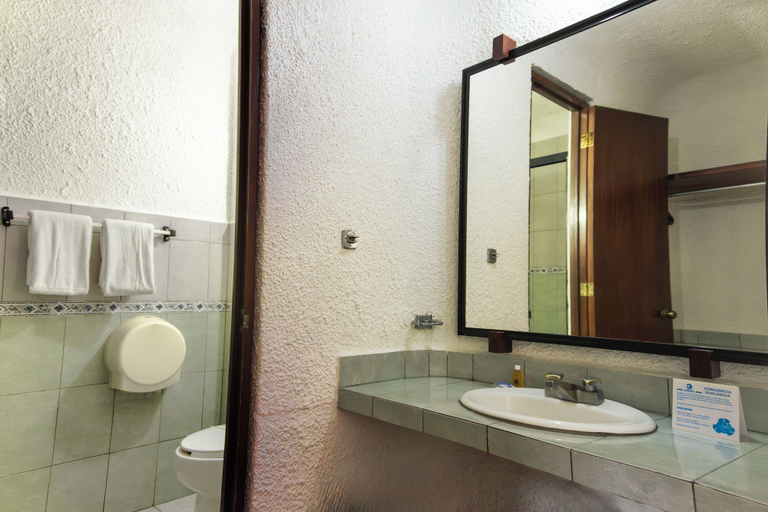 Bathroom 4, Hotel Antillano Cancun, Isla Mujeres
