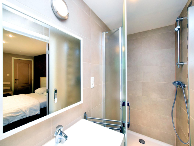 Bathroom 5, Luxurious Chalet in Beauraing with Sauna, Ardennes