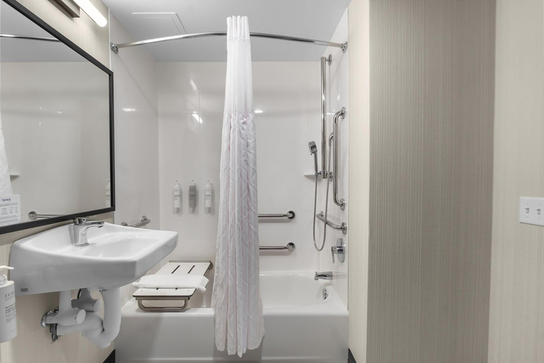 Bathroom, Spark by Hilton Paducah, McCracken
