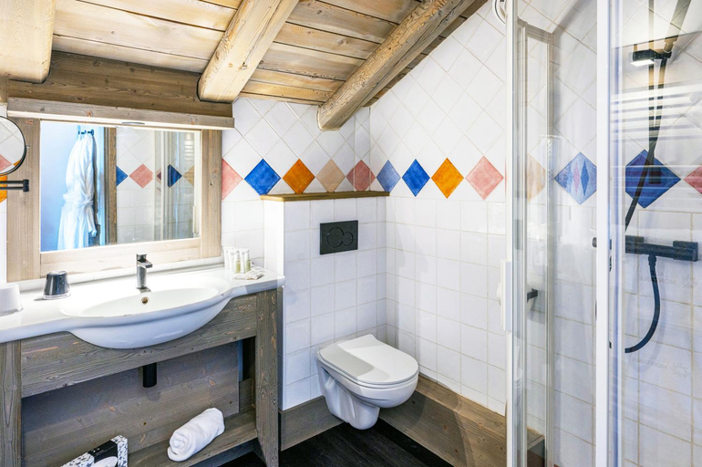 Bathroom 4, Hotel L'Aigle du Montana by Les Etincelles, Savoie