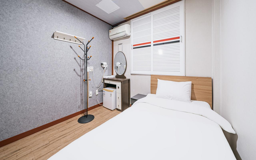 Bedroom 2, Jeju Olympia, Jeju