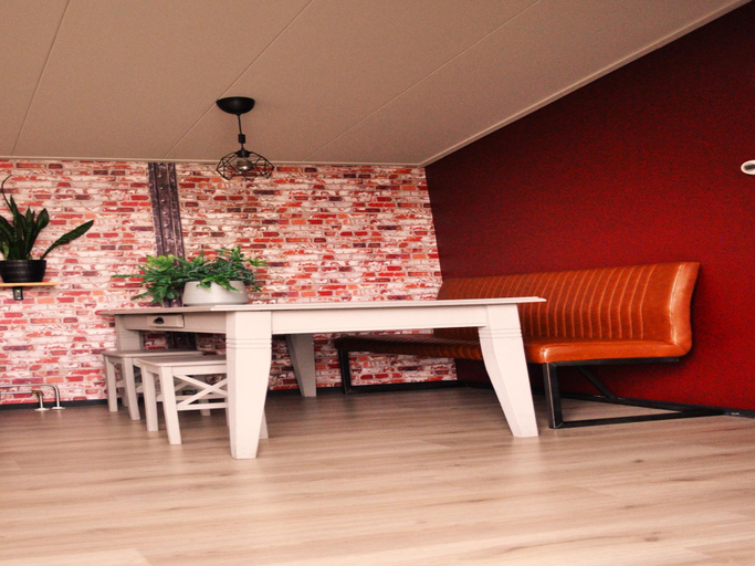 Food & Drinks, Peaceful Chalet Close to Norg, Ooststellingwerf