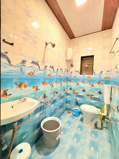 Bathroom 5, Kaushik Cottage Matheran, Raigarh