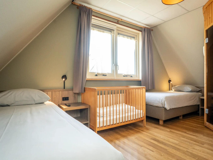 Bedroom 3, Texel Nature Villa with Sauna, Texel