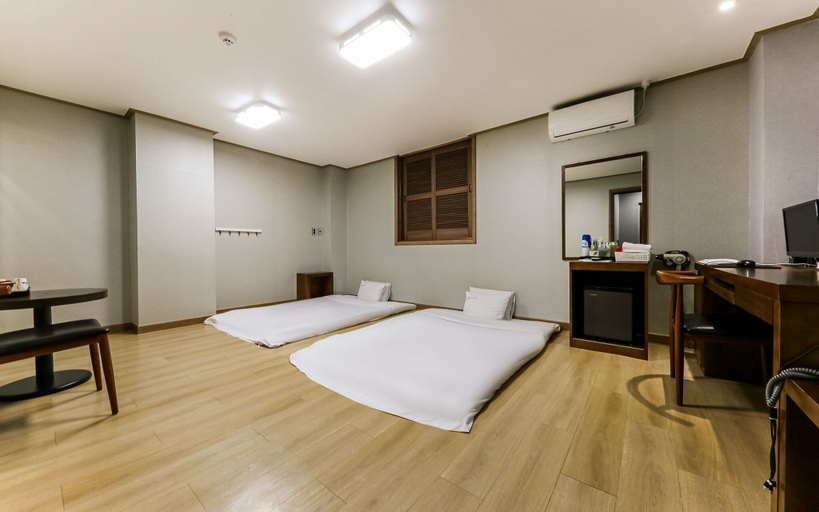 Bedroom 4, Gongju Hotel Geumgang, Gongju