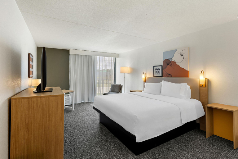 Bedroom 4, Spark by Hilton Akron Fairlawn, Summit