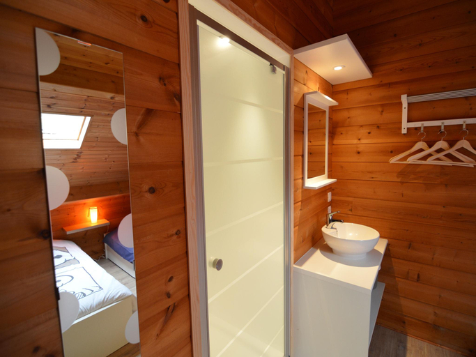 Bathroom 5, Chalet in Ardennes with Sauna & Garden, Liège