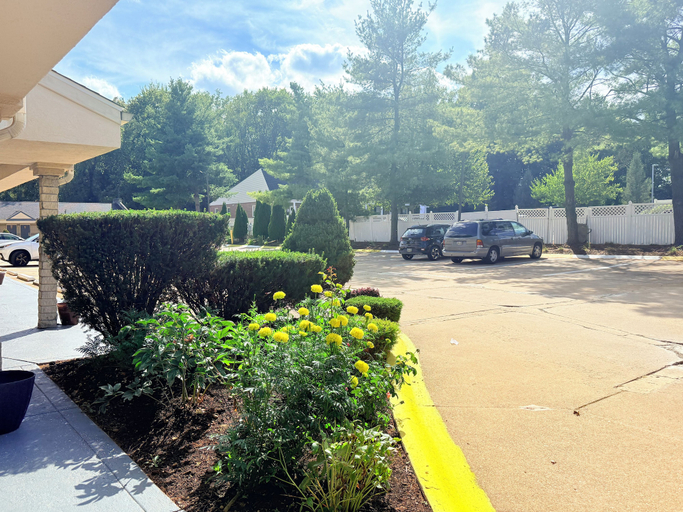 Others 5, Economy Inn - Akron, Summit